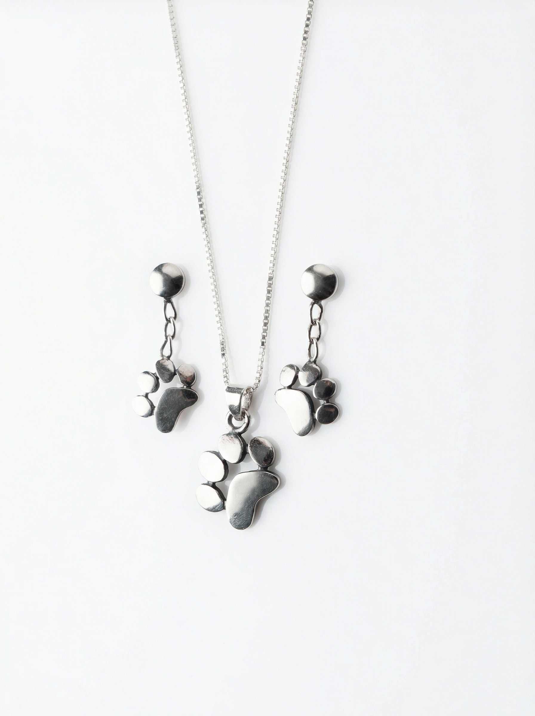 TEMPLE DESIGN OXIDISED BANGLE